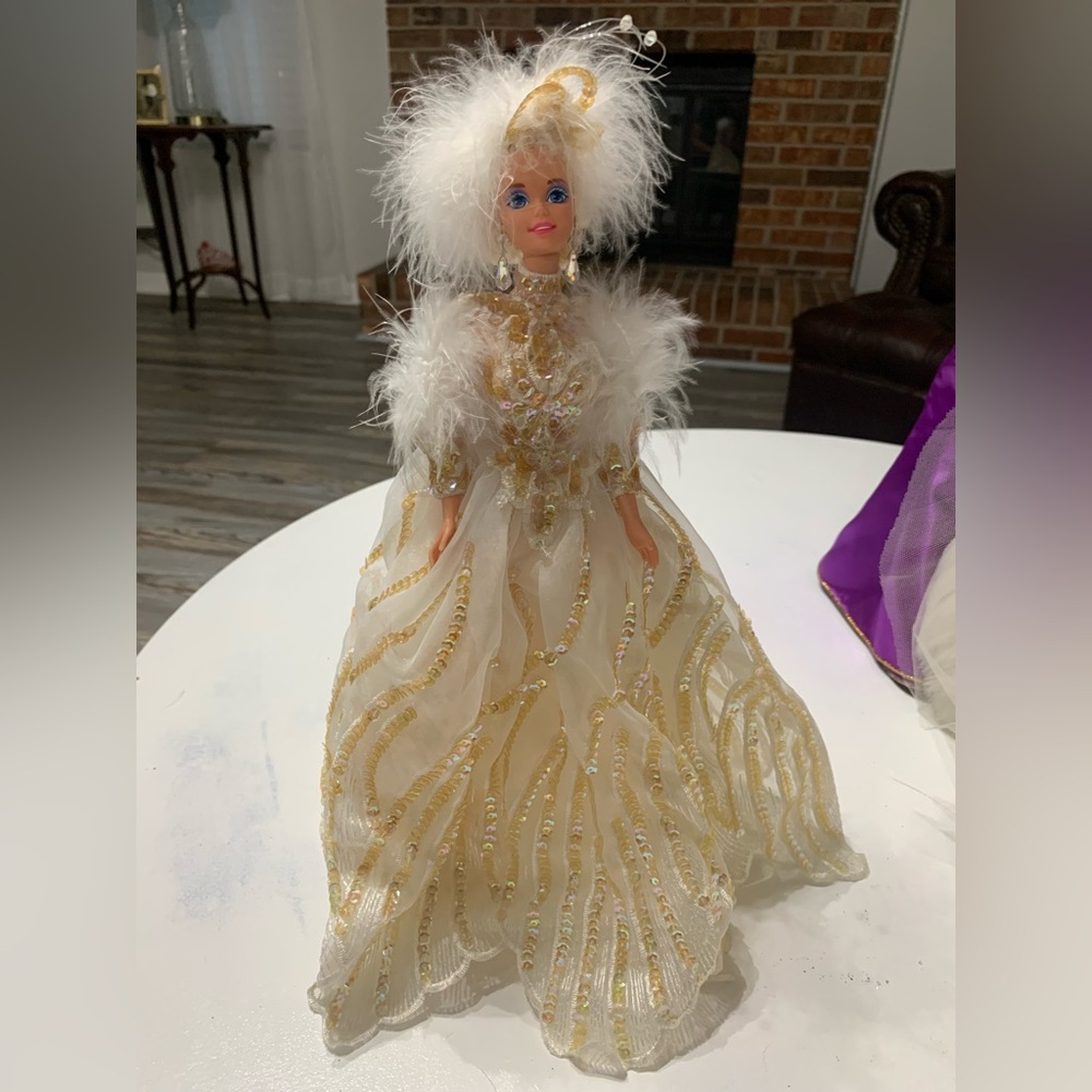 Barbie Mattel Enchanted Seasons Snow Princess Barbie from 1994